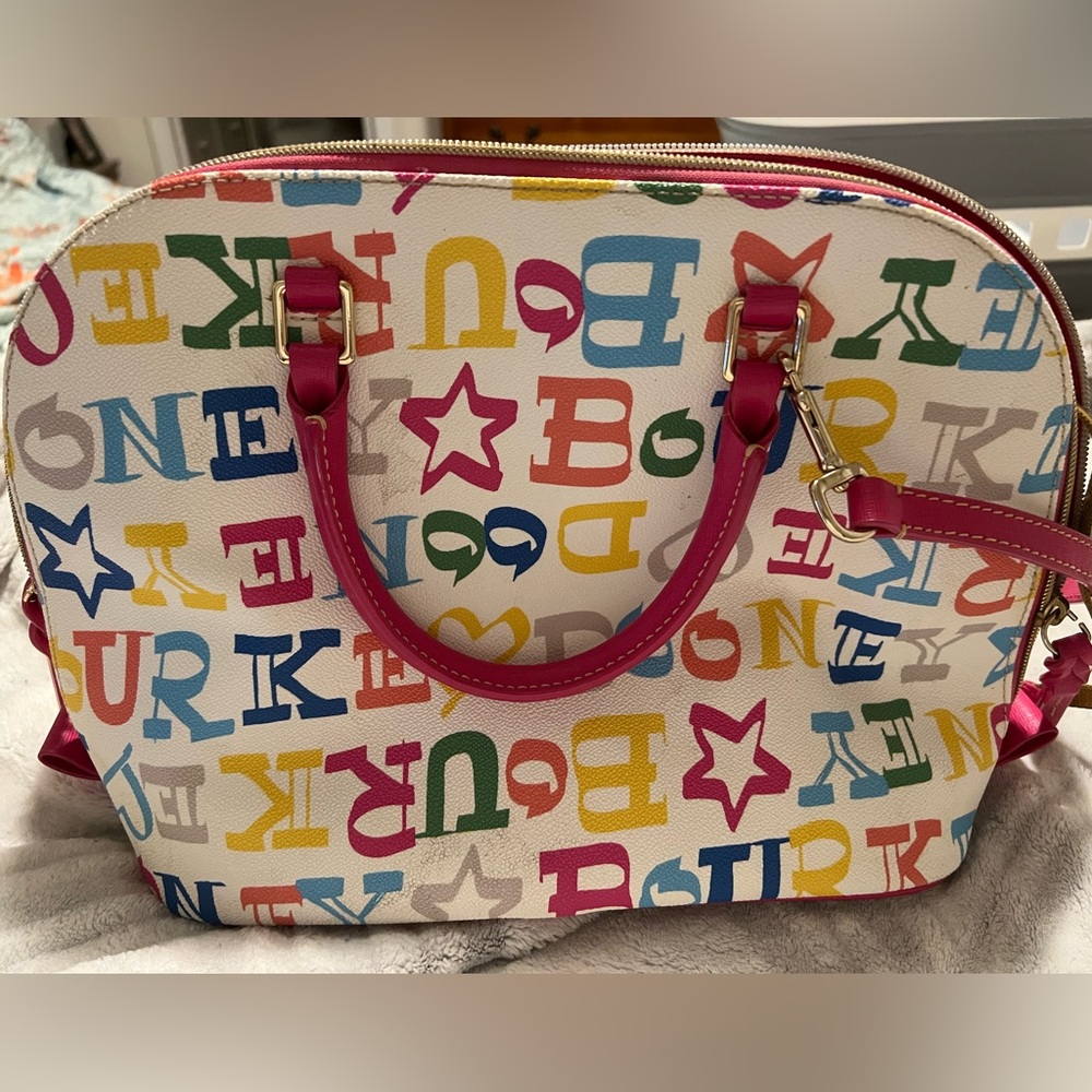 Dooney & Bourke purse, pre-owned but in excellent condition - Picture 3 of 7
